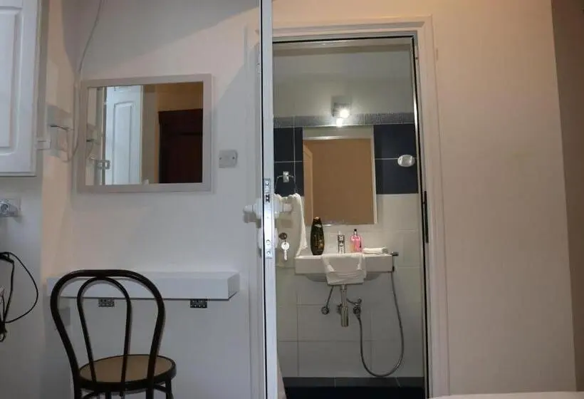 اتاق لوکس با تخت بزرگ, Corto Maltese B&b