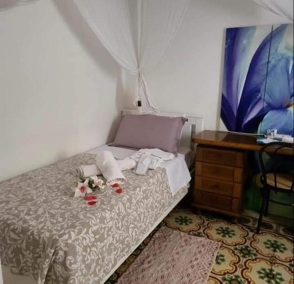 اتاق استاندارد, Corto Maltese B&b