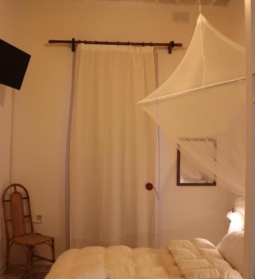 اتاق سوپریور با تخت بزرگ, Corto Maltese B&b