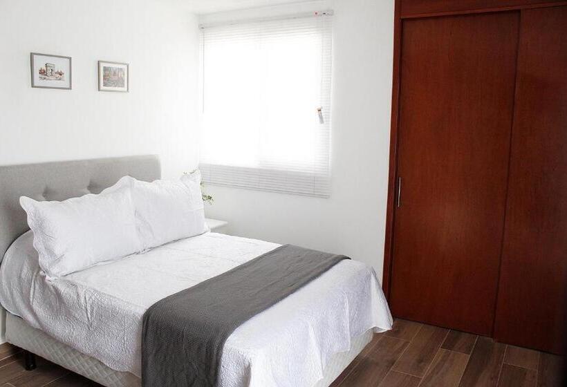 اتاق استاندارد, Suites Ciento 37