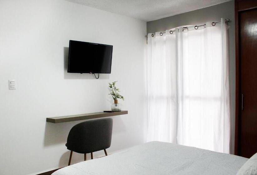 اتاق استاندارد با بالکن, Suites Ciento 37