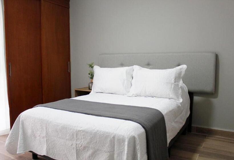 اتاق استاندارد با بالکن, Suites Ciento 37