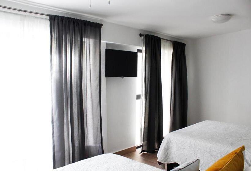 اتاق استاندارد با 2 تخت دوبل, Suites Ciento 37