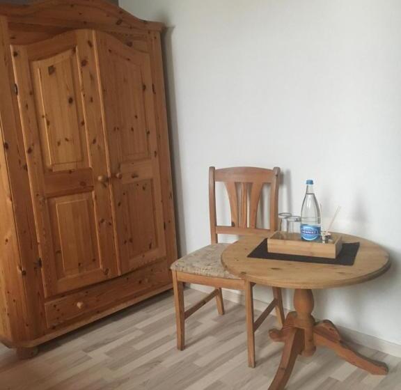 Номер Стандарт, B&b Le Quinquet