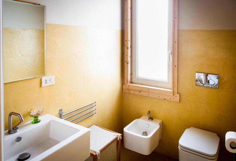 غرفة قياسية, Casale Artemisia Capalbio