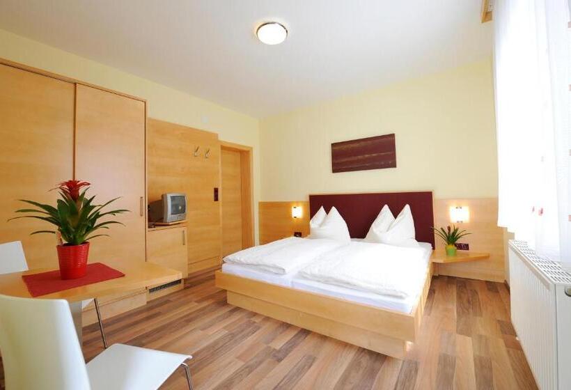 Номер Стандарт Вид на Сад, Weingut & Gästezimmer Nekowitsch