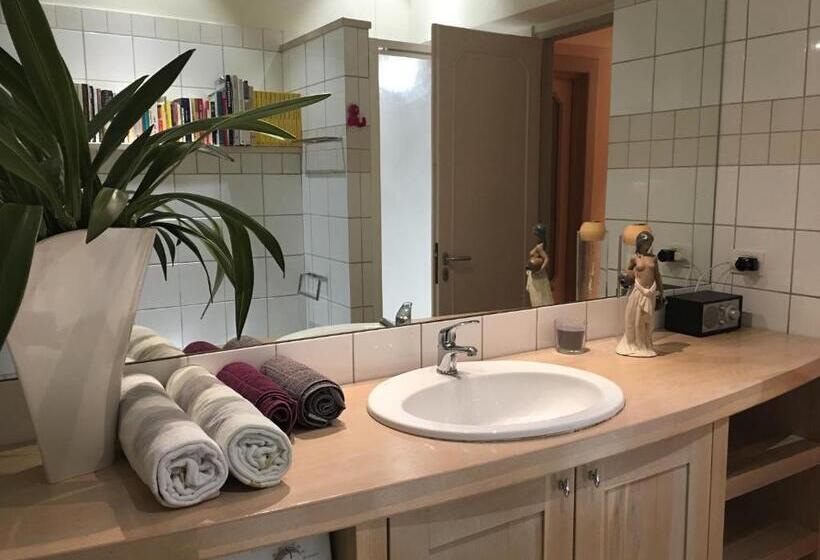 اتاق استاندارد, B&b La Littorina Parcheggio Umbria Centro Ideale Rasiglia Cascate Di Pale Ponte Tibetano Sellano