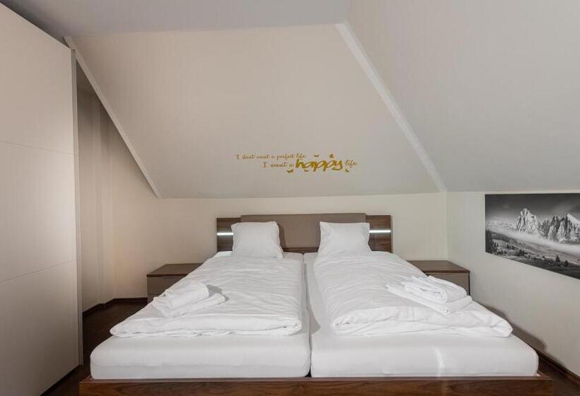 1 Bedroom Penthouse Apartment, Dorf Residenz