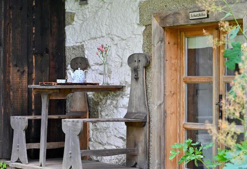 스탠다드 스튜디오 (테라스구비), Hofatelier Menacher