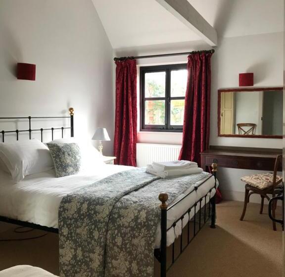 منزل غرفة نوم واحدة, Barnham Court Farm