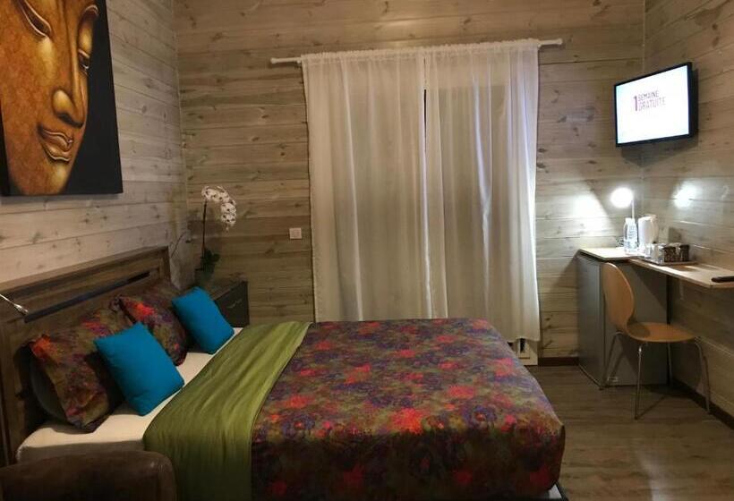 ویلای استاندارد با چشمانداز باغ, Ravine Bleue