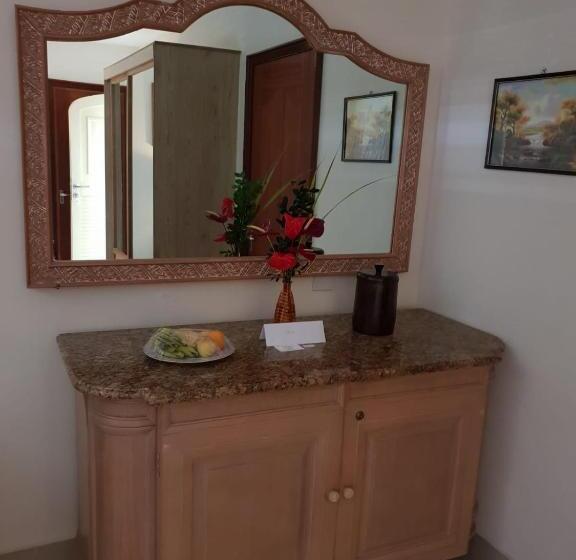 اتاق استاندارد, Shanti Nivas