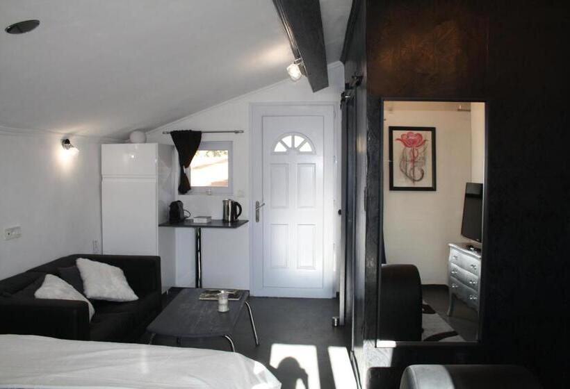 جناح مزود بجاكوزى, La Parenthese Amoureuse