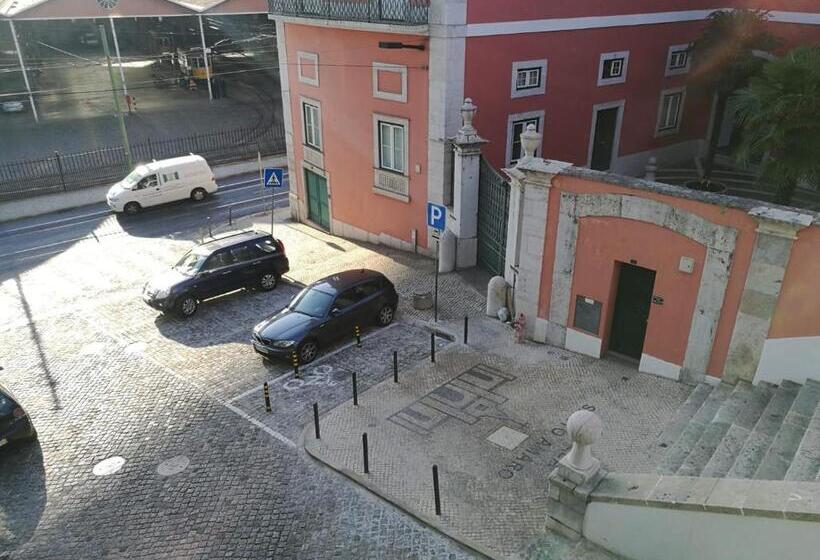 سوییت خانوادگی, Lx Design Apartment Near Congress Center