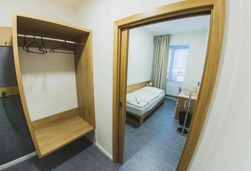 Habitación Estándar Individual, Forea