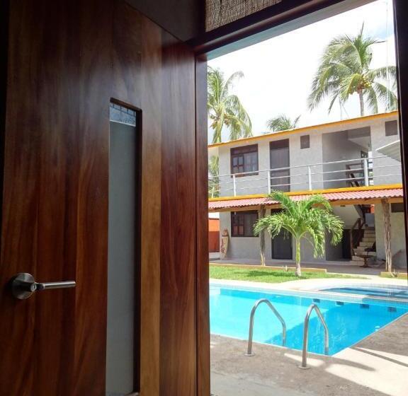 套房带泳池景, Coccoloba Guest House