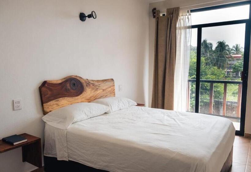 带阳台套房, Coccoloba Guest House
