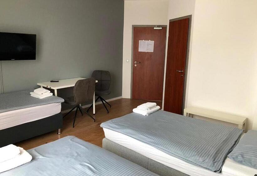 חדר סטנדרט לשלושה, Pension Lara