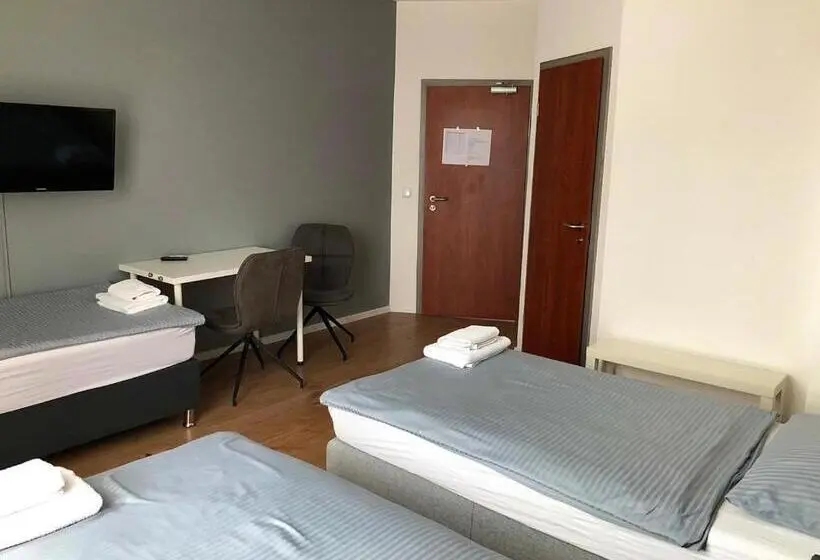 اتاق استاندارد سه نفره, Pension Lara
