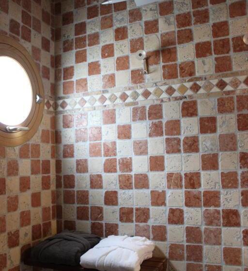 자쿠지 스위트, Une Suite à La Campagne