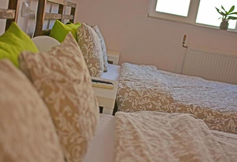 إستوديو قياسى, Casa Ado