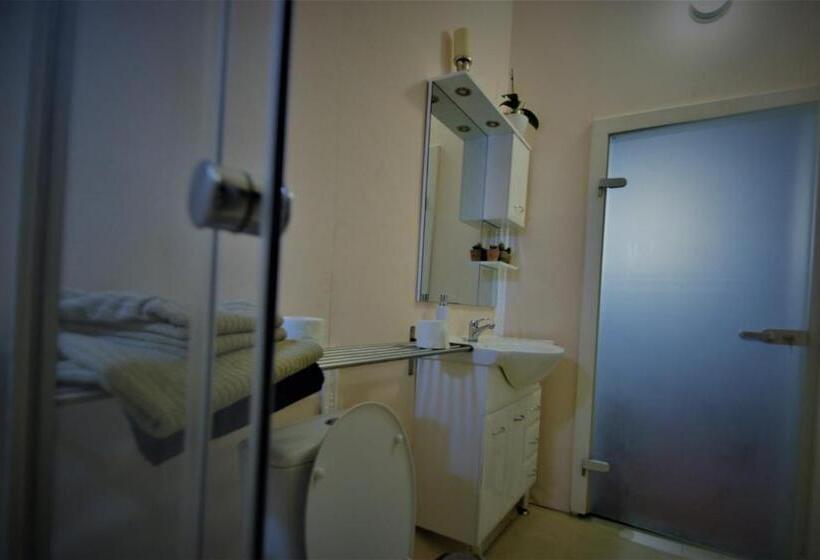 غرفة قياسية, Casa Ado