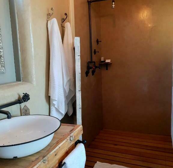 スタンダードルーム, Asher Stable Stay