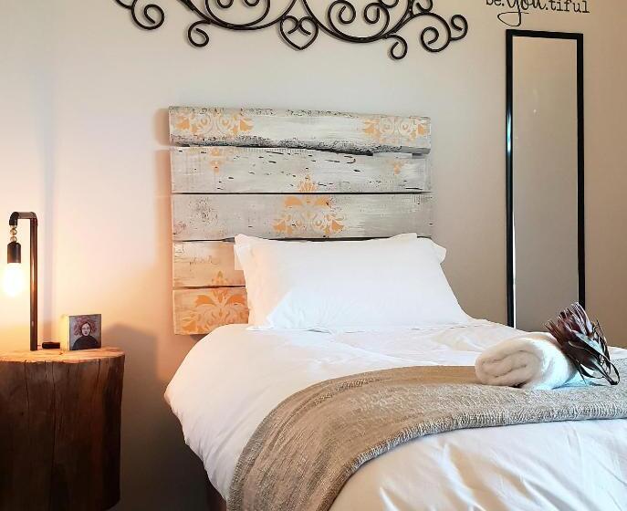 スタンダードルーム, Asher Stable Stay