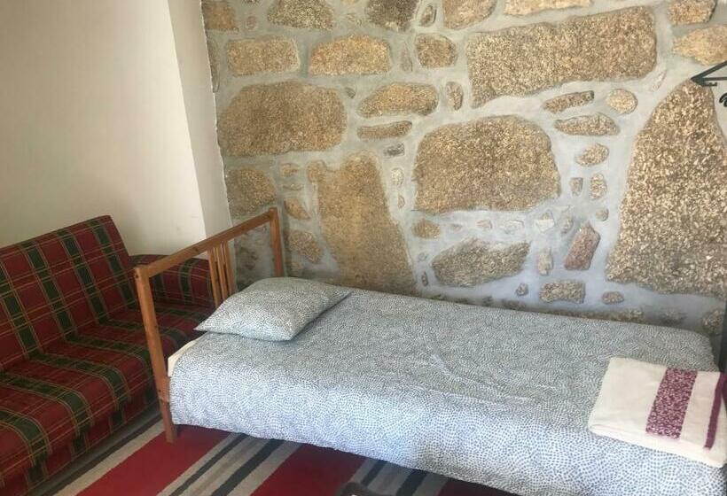 חדר קומפורט לשלושה, Casa Das Pombas