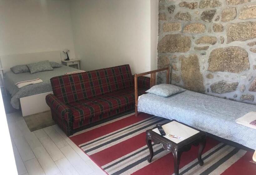 חדר קומפורט לשלושה, Casa Das Pombas