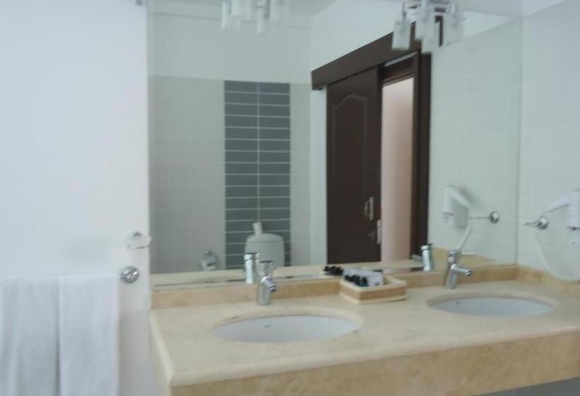 סוויטה, Ada Beach Hotel