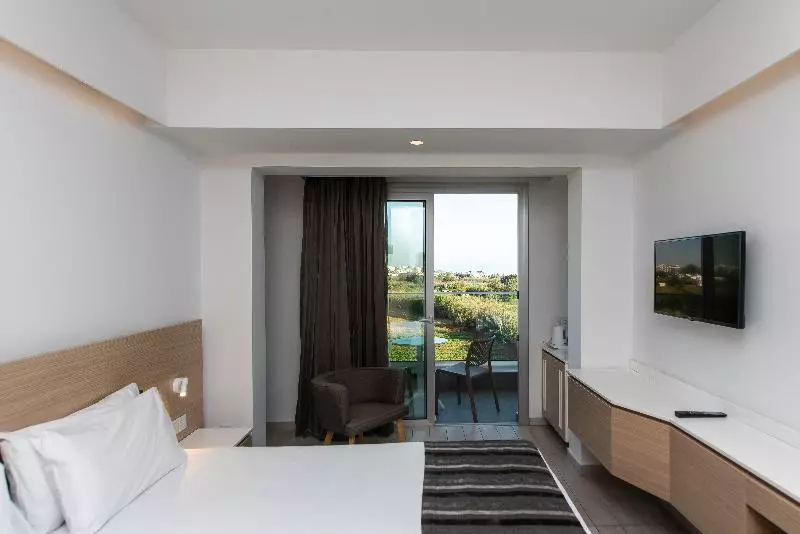 Standardzimmer mit seitlichem Meerblick, Evalena Beach