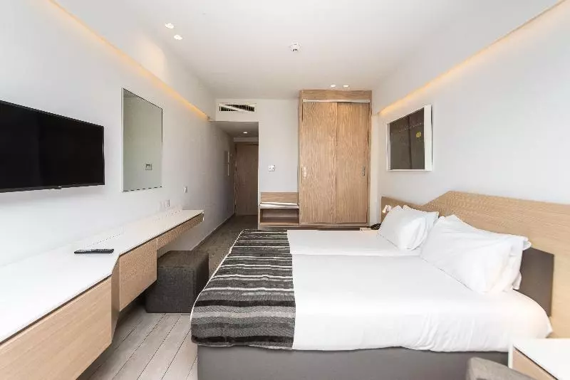 Standardzimmer mit seitlichem Meerblick, Evalena Beach