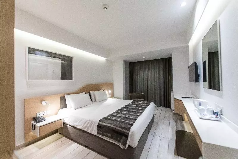 Standardzimmer mit seitlichem Meerblick, Evalena Beach