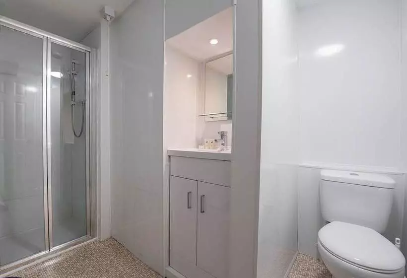 اتاق استاندارد سه نفره, Abbott Lodge