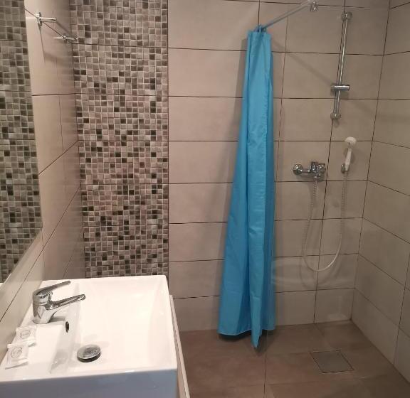 اتاق استاندارد با چشمانداز استخر, Apollon