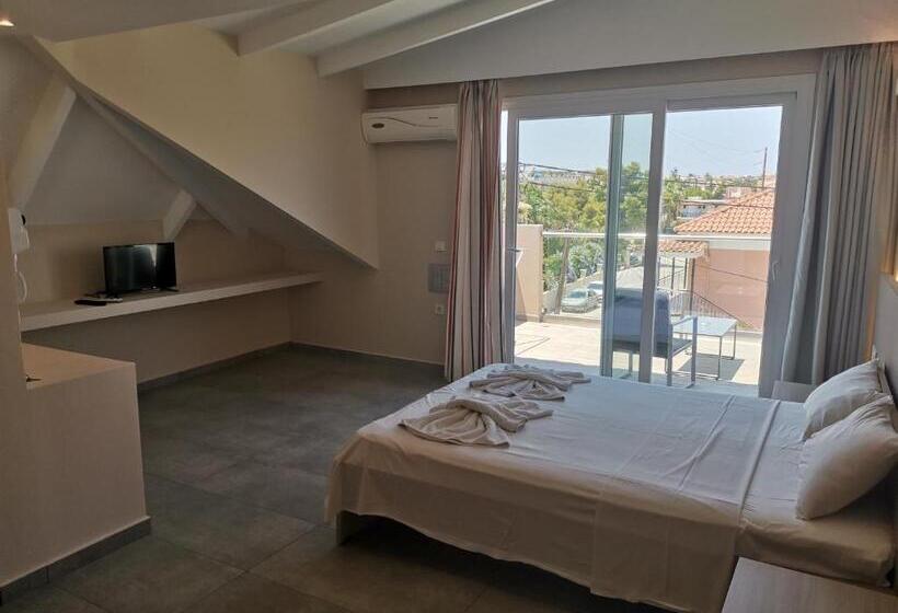 اتاق استاندارد با چشمانداز استخر, Apollon