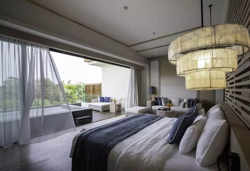 Suite with Pool, Cape Nidhra