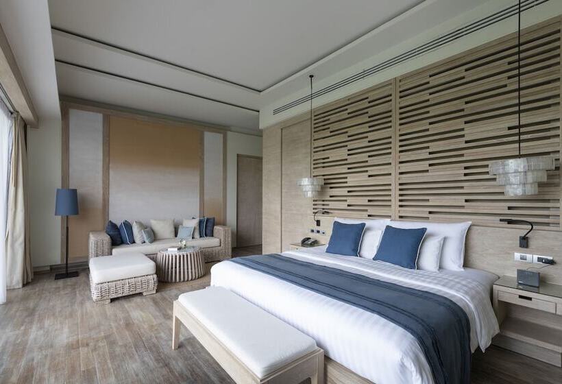 סוויטה עם בריכה, Cape Nidhra