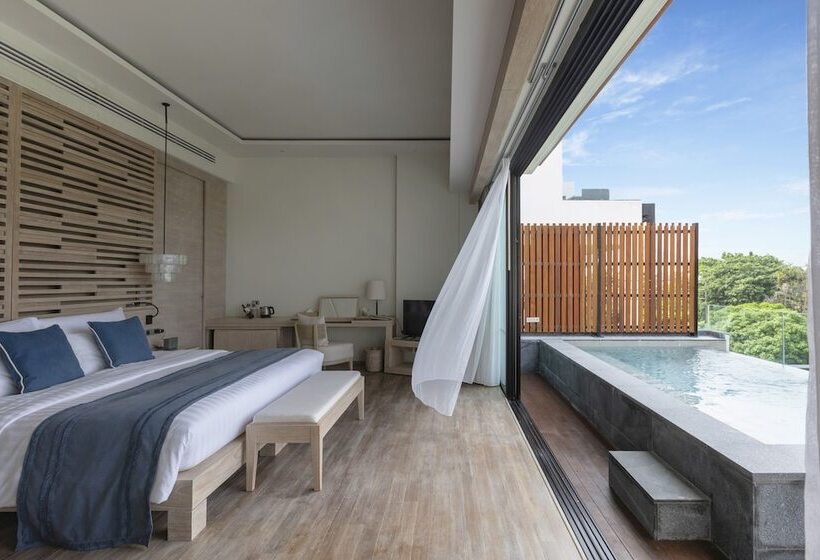 סוויטה עם בריכה, Cape Nidhra