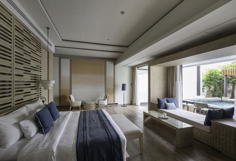 סוויטה עם בריכה, Cape Nidhra