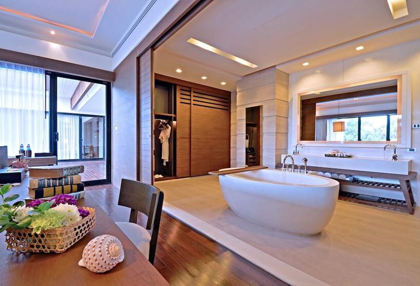 סוויטה, Cape Nidhra