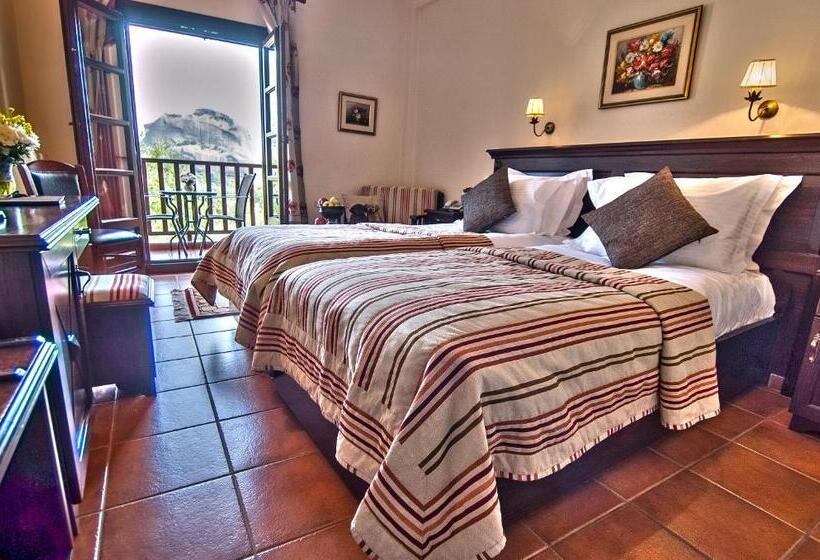 غرفة قياسية ذات إطلالة بانورامية, Doupiani House