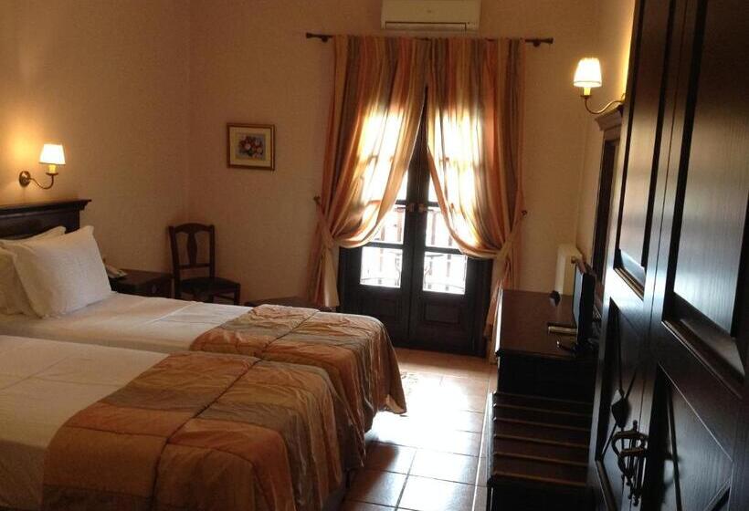 غرفة قياسية, Doupiani House