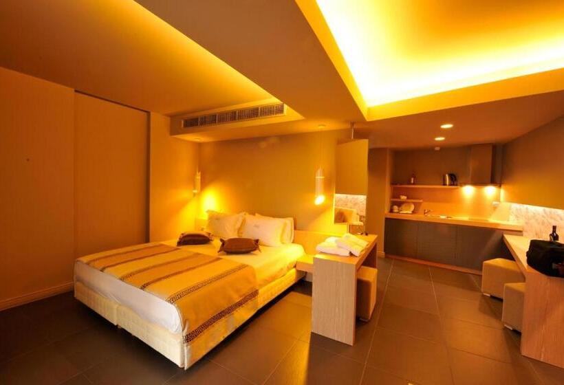 اتاق لوکس با چشمانداز دریا, Elysion