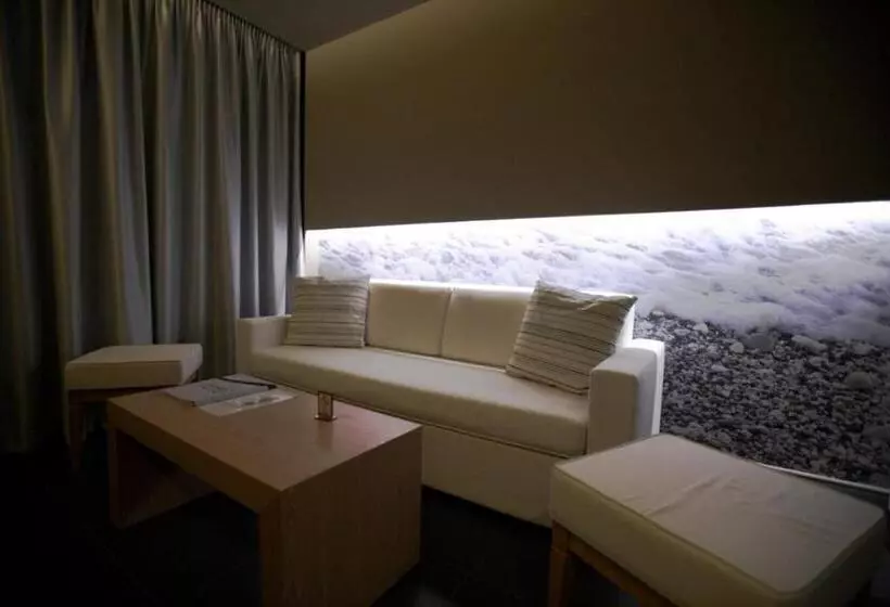 デラックスの４人部屋, Elysion