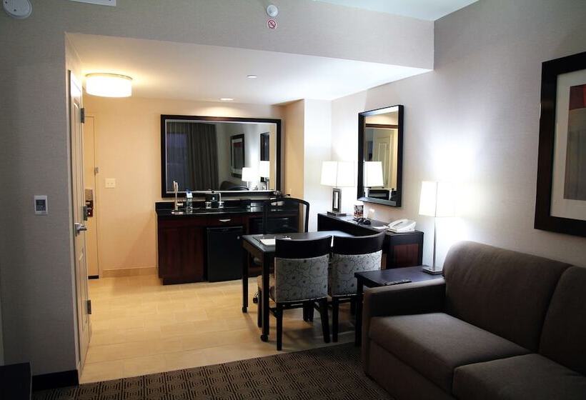 스위트, Embassy Suites Ontario Airport