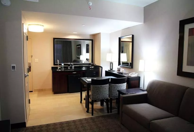 Sviitti, Embassy Suites Ontario Airport