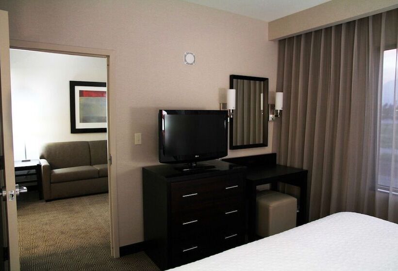 스위트, Embassy Suites Ontario Airport