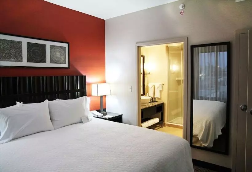 Sviitti Liikuntarajoitteisille, Embassy Suites Ontario Airport